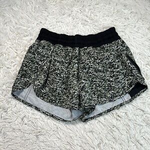 Lululemon Tracker Short IV Mini Ripple Desert Olive Fatigue Green